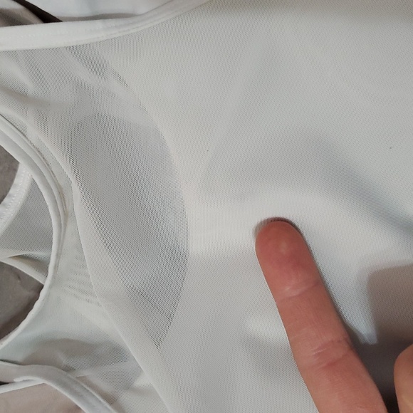 Lululemon Double Tap Bra II. Off White. Size 4. Flaw, Stains. - Picture 9 of 11